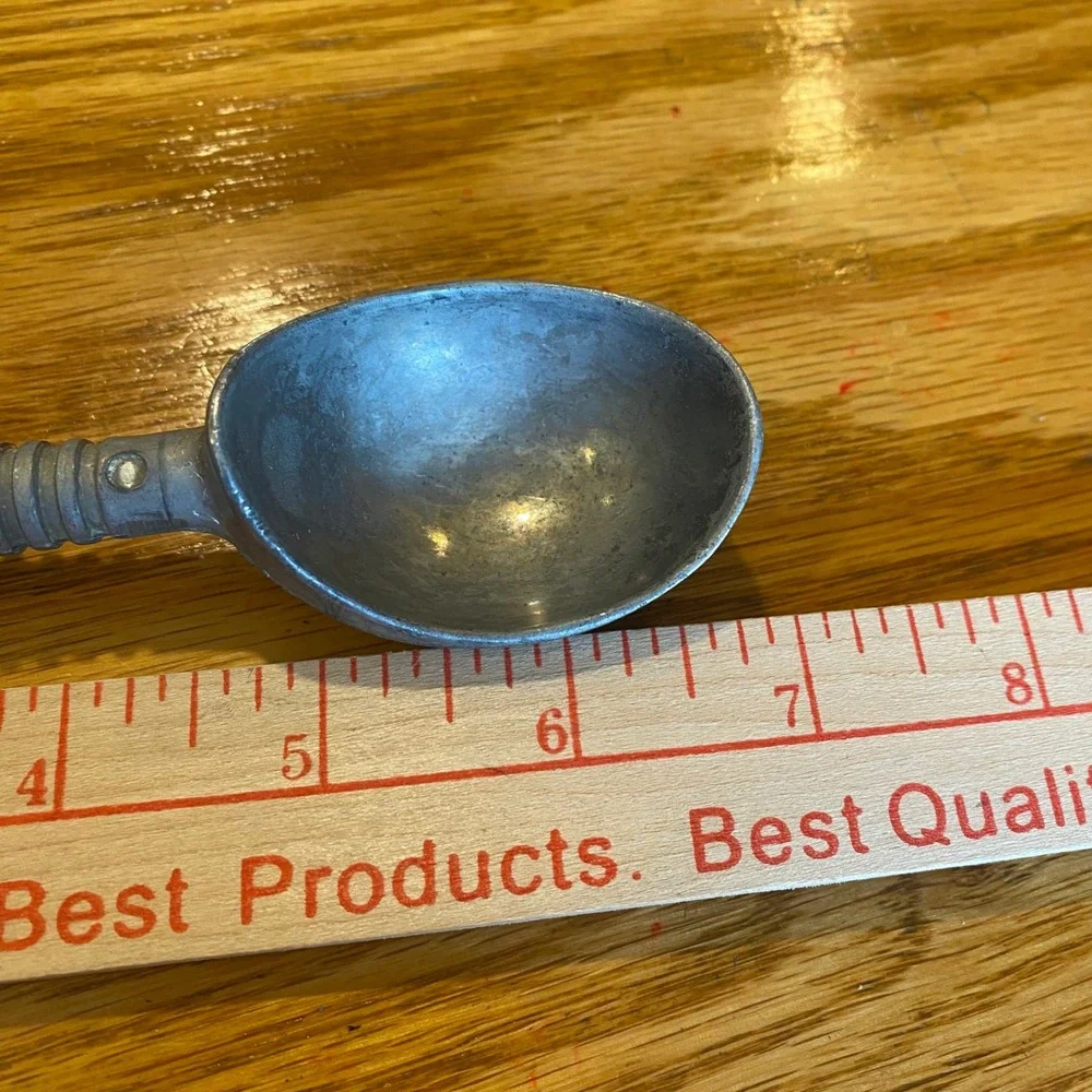 Vintage Cast Aluminum Ice Cream Scoop Ribbed Spiral Handle Silver Metal